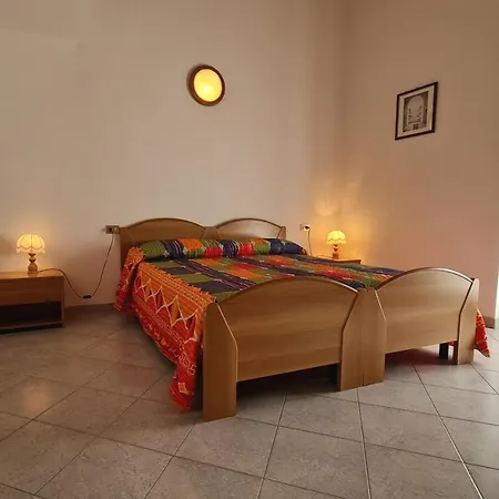 Bonaventura 12345 Gardola Centro Storico Апартаменты *